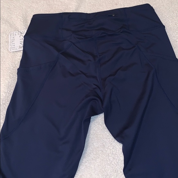 Women’s activewear Capri leggings - Picture 3 of 3